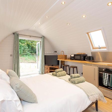 The Plough Inn Cabins Ramsden Exteriér fotografie