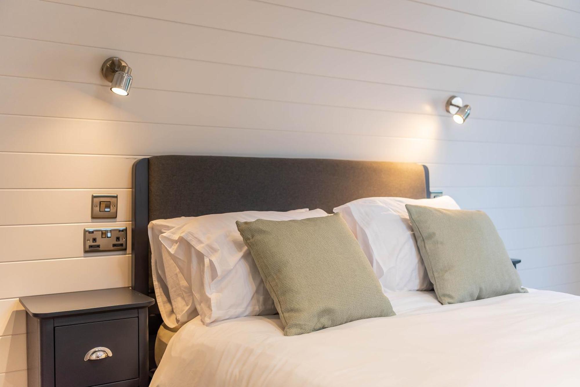 The Plough Inn Cabins Ramsden Exteriér fotografie