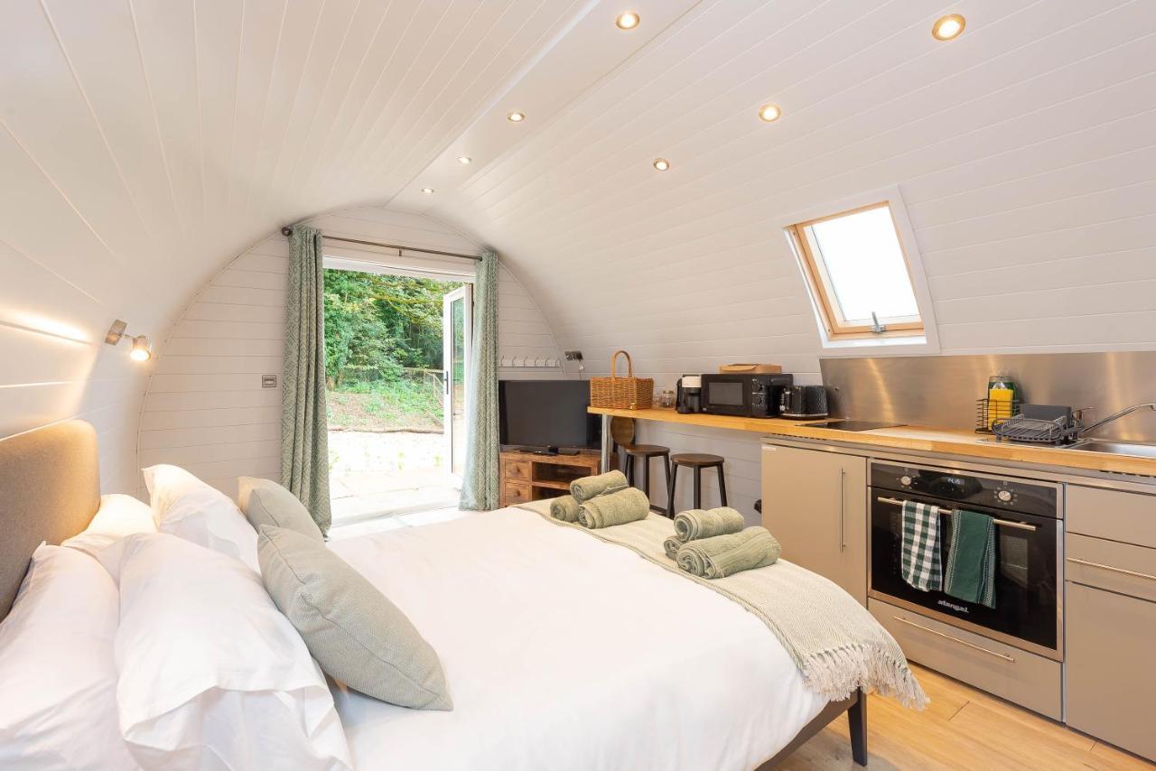 The Plough Inn Cabins Ramsden Exteriér fotografie