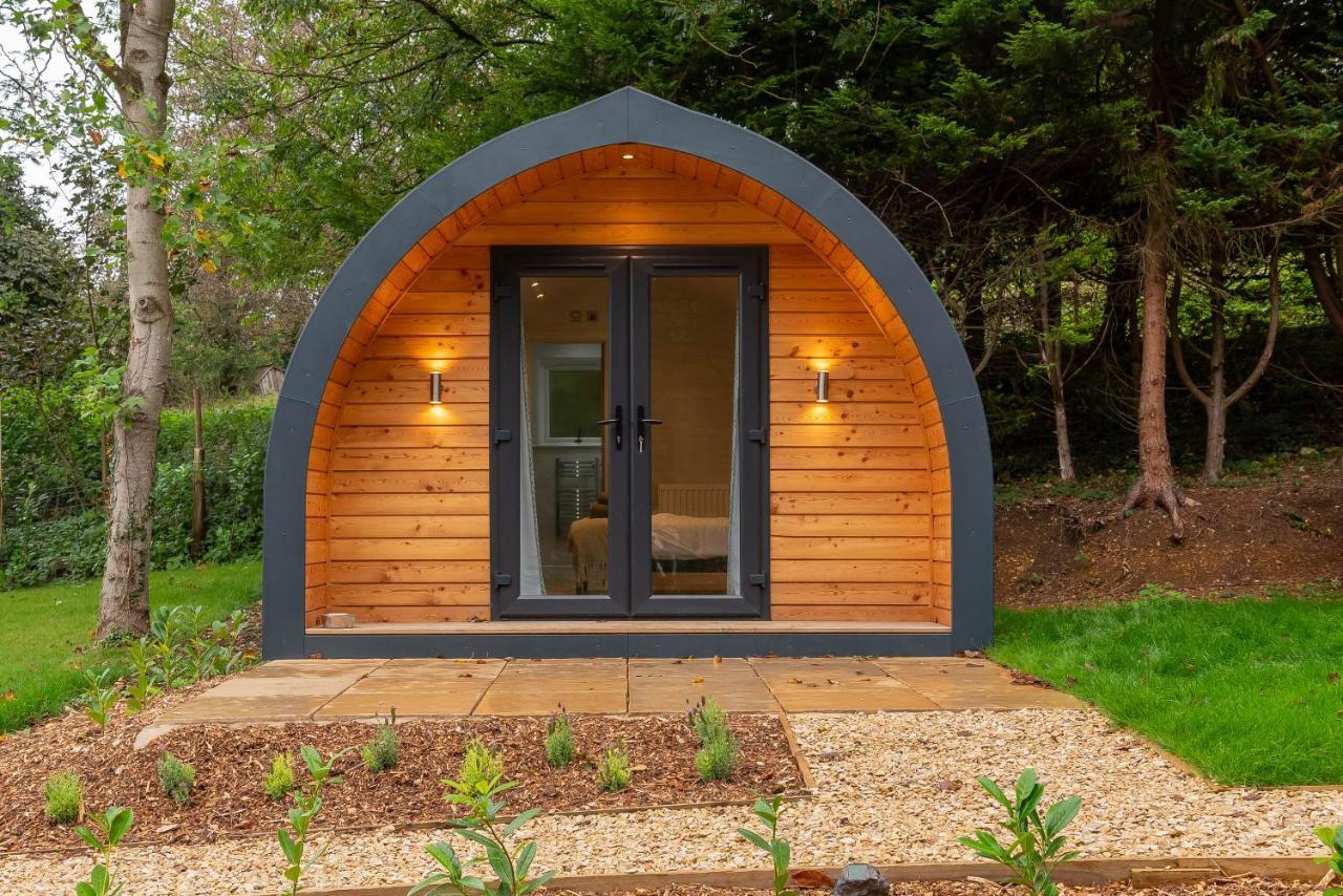 The Plough Inn Cabins Ramsden Exteriér fotografie
