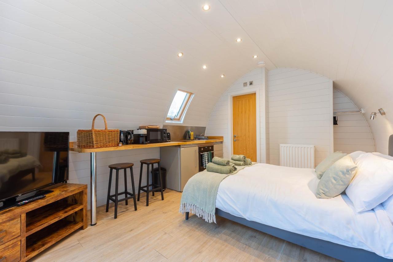 The Plough Inn Cabins Ramsden Exteriér fotografie
