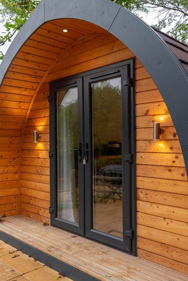 The Plough Inn Cabins Ramsden Exteriér fotografie