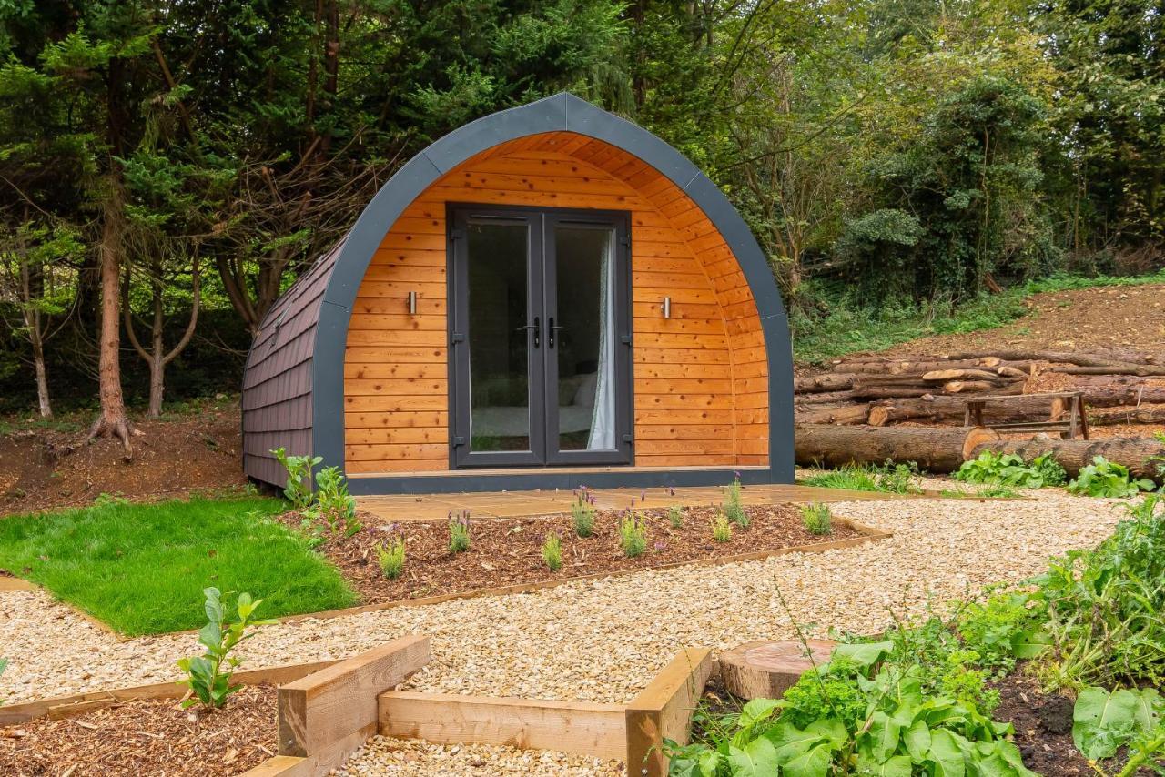 The Plough Inn Cabins Ramsden Exteriér fotografie