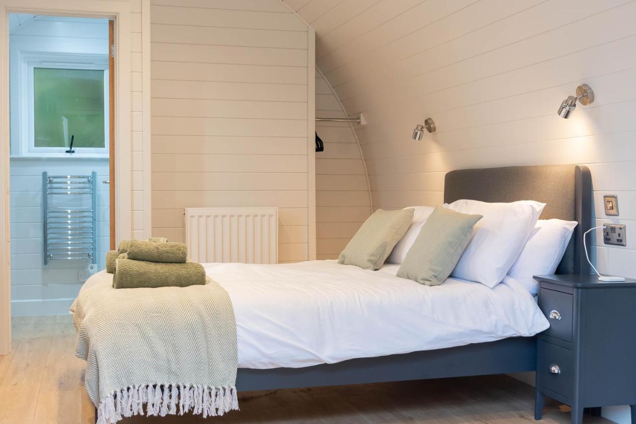 The Plough Inn Cabins Ramsden Exteriér fotografie